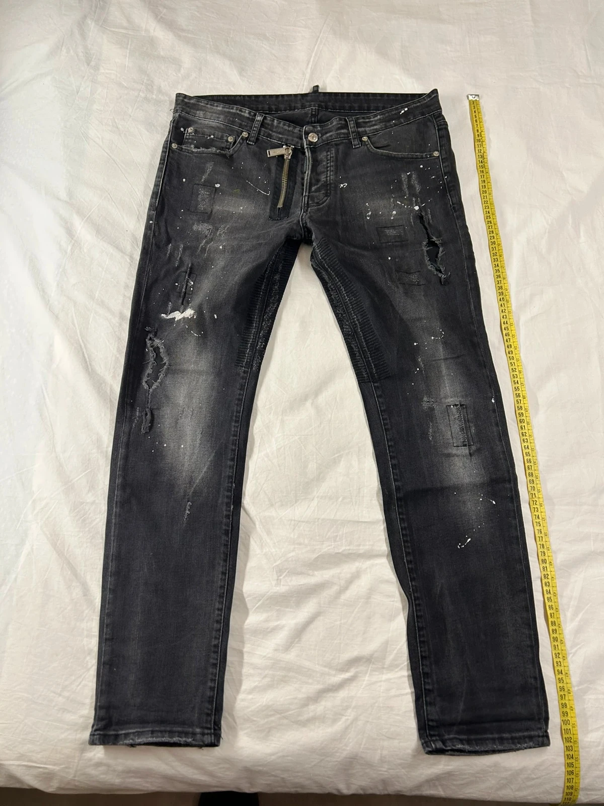 Jean troué noir dsquared2 taille 50